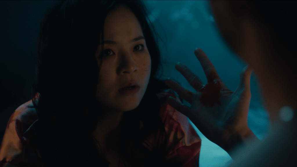 Hulu原始恐怖控制怪胎坑凱利·瑪麗·特蘭（Kelly Marie Tran）與寄生惡魔