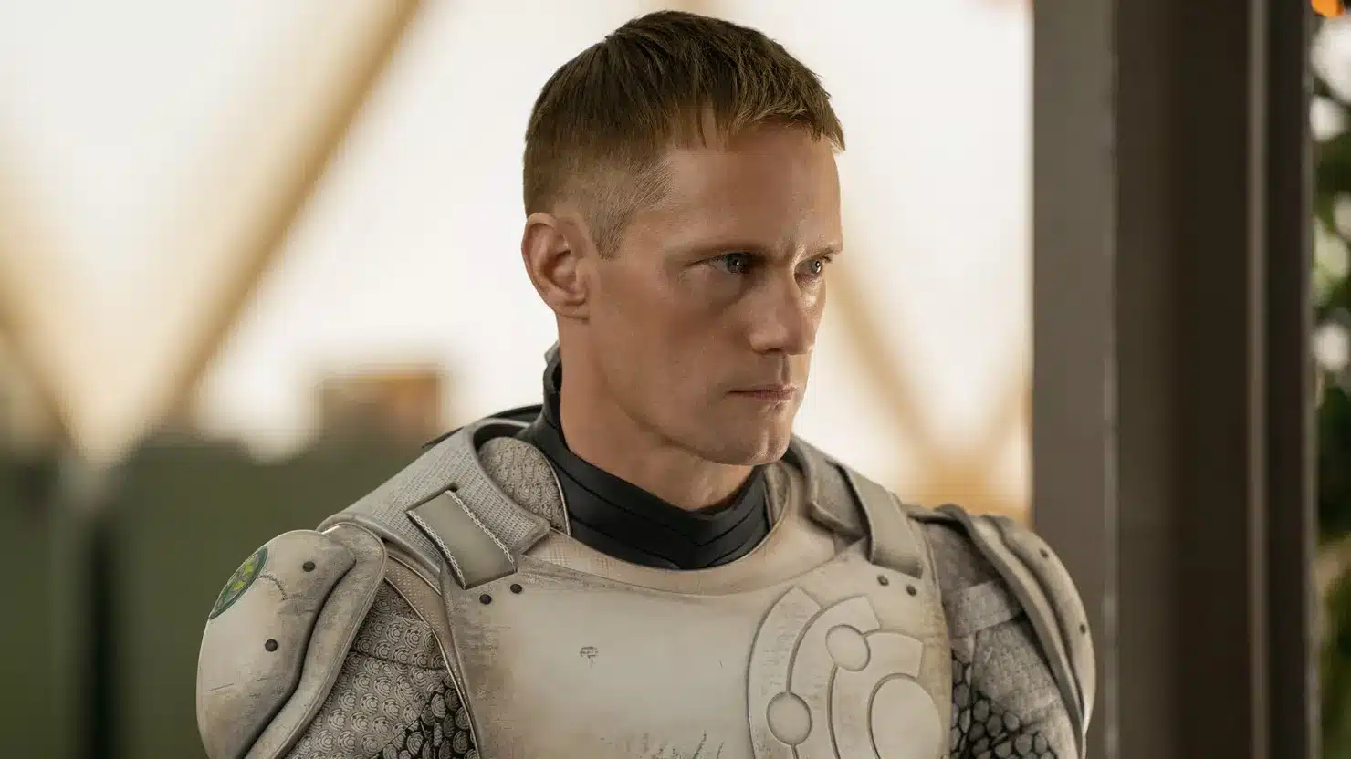 AlexanderSkarsgård是Apple Sci-Fi系列的謀殺手機