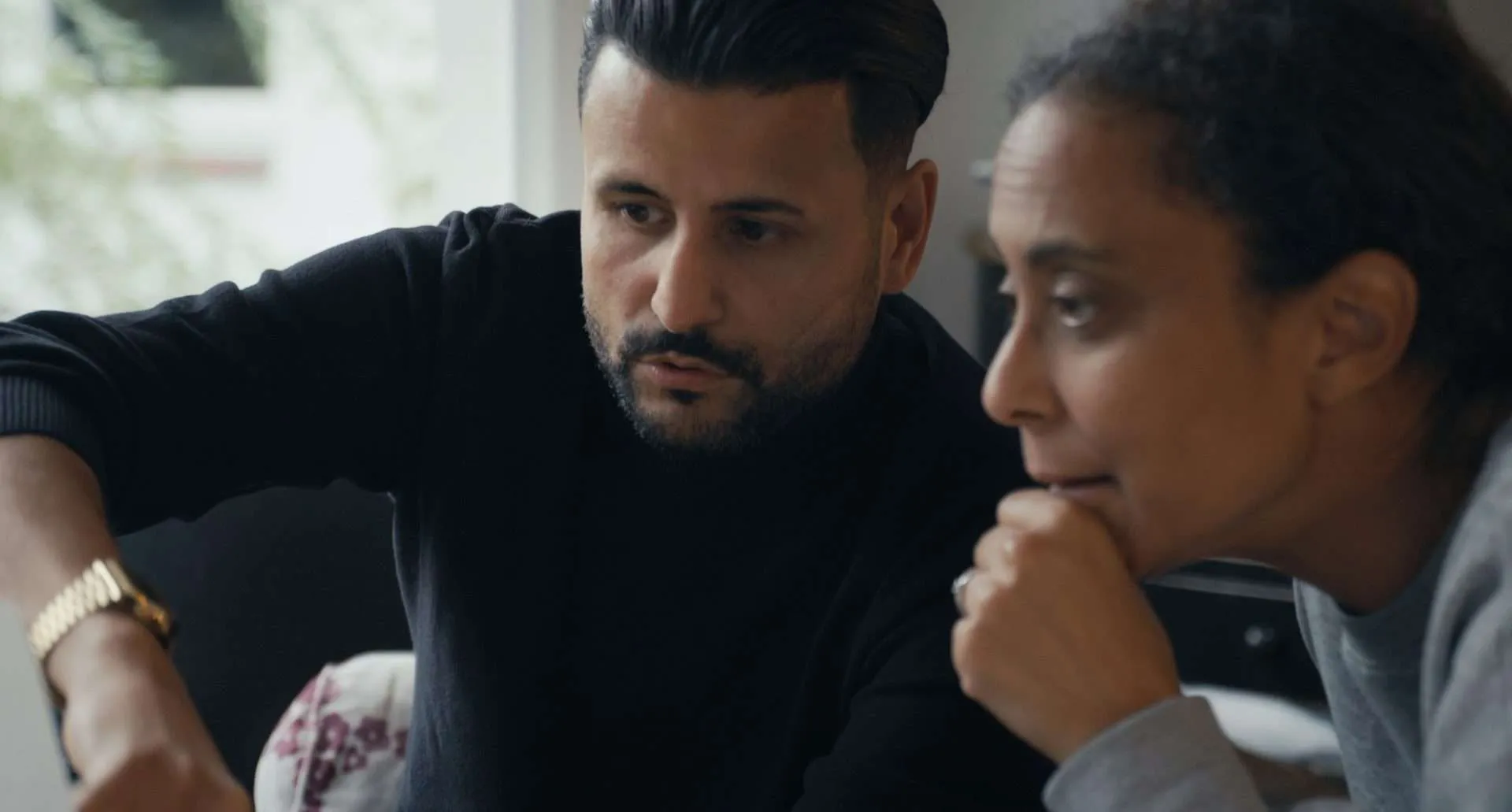 Moelln Letters（2025）“ Berlinale”評論：Martina Priessner的紀錄片對記憶的勢在必行要求
